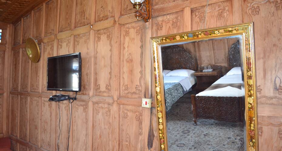 Prince of Kashmir Houseboat, Srinagar 5